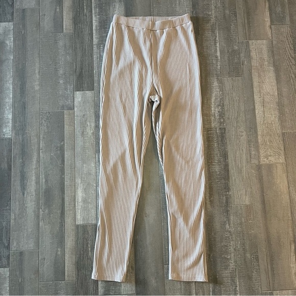 Small Ribbed Tan Pants - Picture 2 of 3
